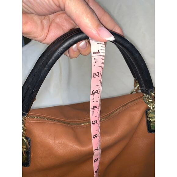 Steve Madden Chestnut Brown Shoulder Bag with Black Handles‎ - Picture 4 of 11